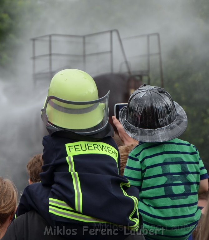 Tag der Offenen Tuer BF Koeln Weidenpesch Scheibenstr P054.JPG